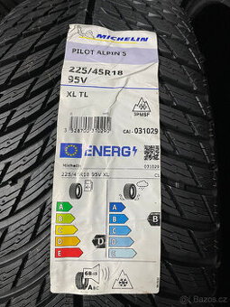 NOVÉ ZIMNÍ MICHELIN PA 5 225/45/18 95V XL DOT2024