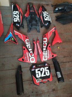 Honda CRF 450R plasty + sedlo