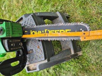 Motorová pila John Deere CS40