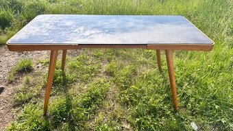 Stolek s opaxitovou deskou Jiří Jiroutek