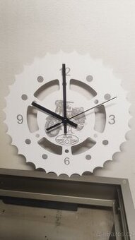 Výroba hodin na zakázku s vaším, vlastním motivem