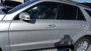Dveře, nárazníky, světla a blatníky na Mercedes ML - PPw166