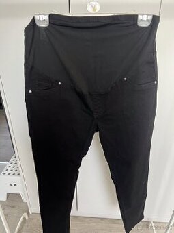 Těhotenské černé rifle H&M
