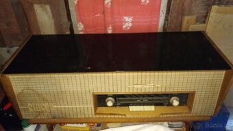 Rádio Tesla 1112 a Stereo
