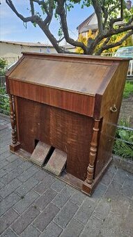 Staré harmonium značky Lhota, přelom 19./20. Století - 1