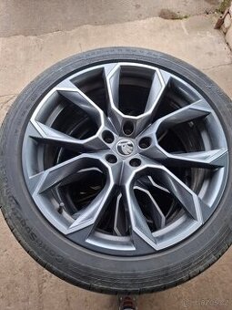 Alu kola 235/45 R20