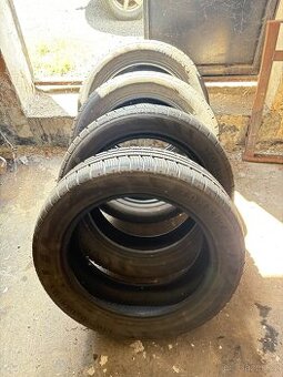 235/55 R19 zimní