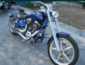 Harley Davidson Softail Rocker FXCWC - 1