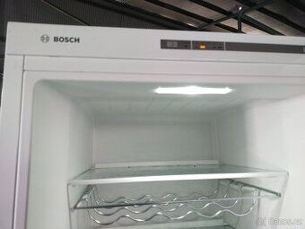 Prodám plně funkční lednici zn. BOSCH-179cm--DOVEZU--