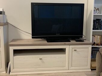 Televize a TV komoda