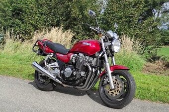 Yamaha XJR 1200