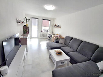 Prodej bytu 3+1 92 m² Palackého náměstí, Strakonice