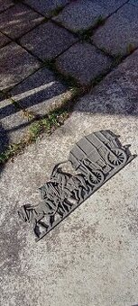 Kovová Plastika značená