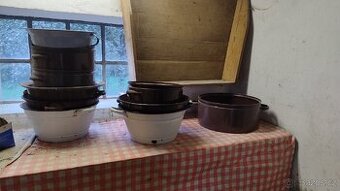 Smaltované nádobí