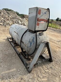 Nádrž na naftu- kontejner