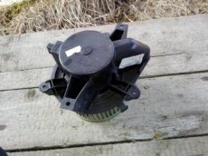 Fiat Punto 2 1.2 44KW - náhradní díly - ventilátor poloosa