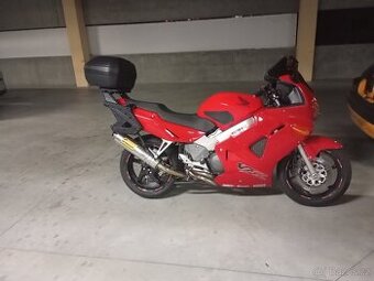 Honda vfr800 fi možná výměna
