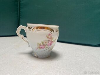 Porcelánový šálek