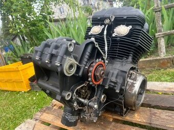 Motor Triumph Bonneville - Scrambler T100