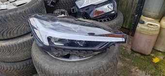 Prave predni svetlo volvo xc60 2 facelift led mid