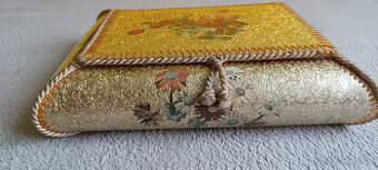 stará šitá krabička