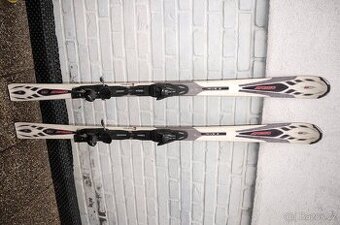 Carvingové lyže 169 cm Atomic, skluznice v bezvadném stavu,