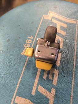 Stadion S22, přepínač světel originální.