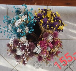 Kytka ze sušených rostlin