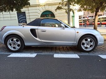 TOYOTA MR2 SPYDER