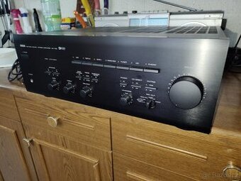 Prodám velice solidní a kvalitní zesilovač YAMAHA-AX730 , vý