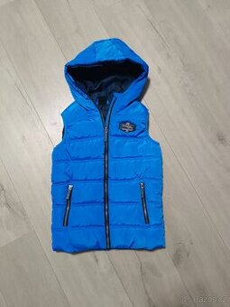 Krásná vesta - 134/140 velikost