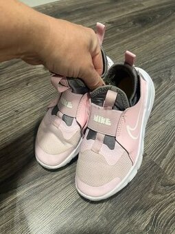 Nike flex runner 2, vel 31 i do tělocvičny, sálovky