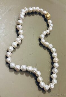 Perlový náhrdelník z bílých pravých perel 10-11 mm