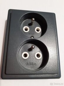 ABB Zásuvka dvojnásobná 250 V, tmavě šedá