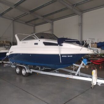 Krásná kajutová loď DRAGO 710 OB + Mercruiser 4,5L MPI