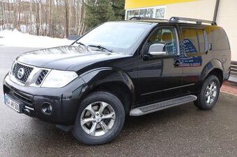 Nissan Pathfinder 2.5 dCi SE nafta 140kw