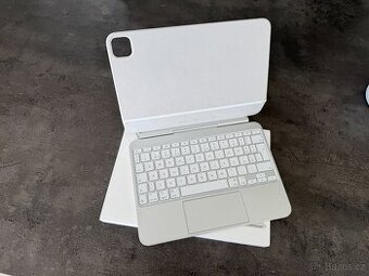 Apple Magic Keyboard pro iPad Pro 11" (M4-M5) - CZ - bílá