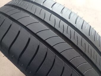215/60 R16 MICHELIN (2718)