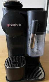 Nespresso Lattissima Black s držákem - 1,5 roku staré