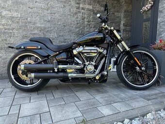Harley Breakout m8