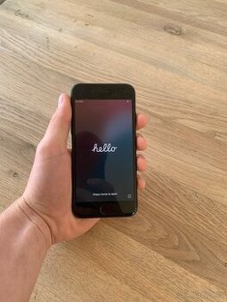 Apple iPhone SE 2022 (5G)-baterie 93%-zachovalý stav