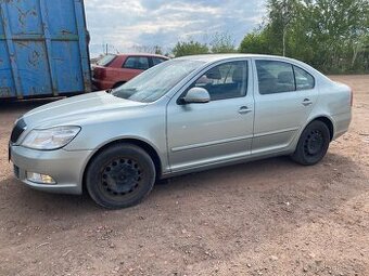 Octavia2 po faceliftu2009,kód barvy 9559 najeto 220 t