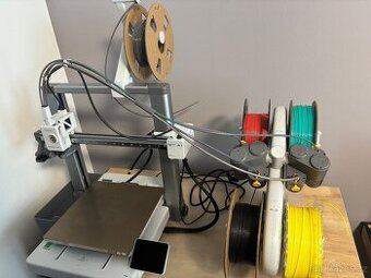 Prodám 3D tiskárnu Bambu Lab A1+AMS+filament.
