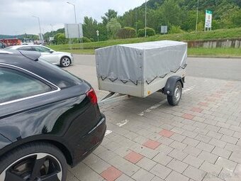 Prodám velmi pěkný vozík s konstrukcí a plachtou