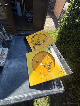 Řezačka dlažby a obkladů DeWALT D36000