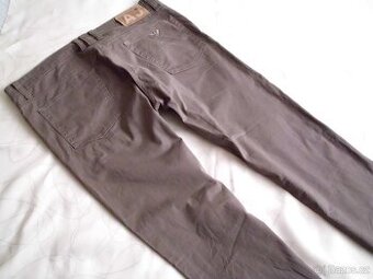 Armani pánske nohavice L-XL 38/34