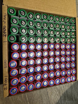 100kusů Li-Ion 18650 články baterie kapacita 2700 / 3000mAh