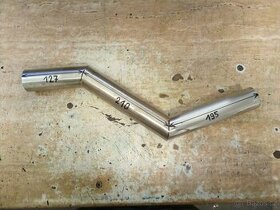 Úhlové svařované koleno trubka D 48,4 x 2mm, úhly 127°/143°