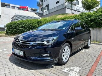 Opel Astra K Sports Tourer, najeto 87.984 km, modrá