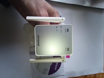 Netgear EX2700 N300 WiFi opakovač, repeater - 1